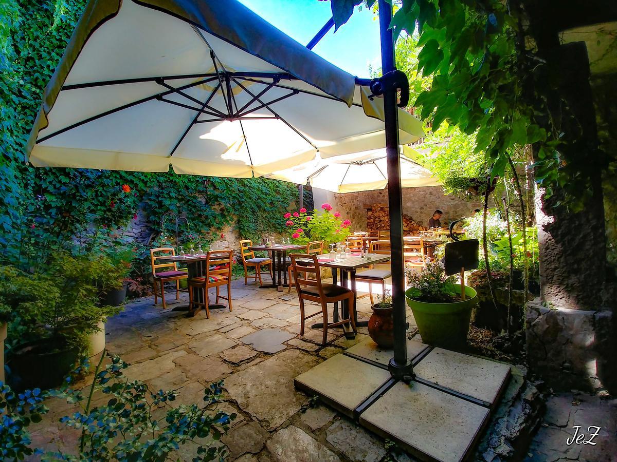 Les Tables De La Fontaine 호텔 Florac 외부 사진